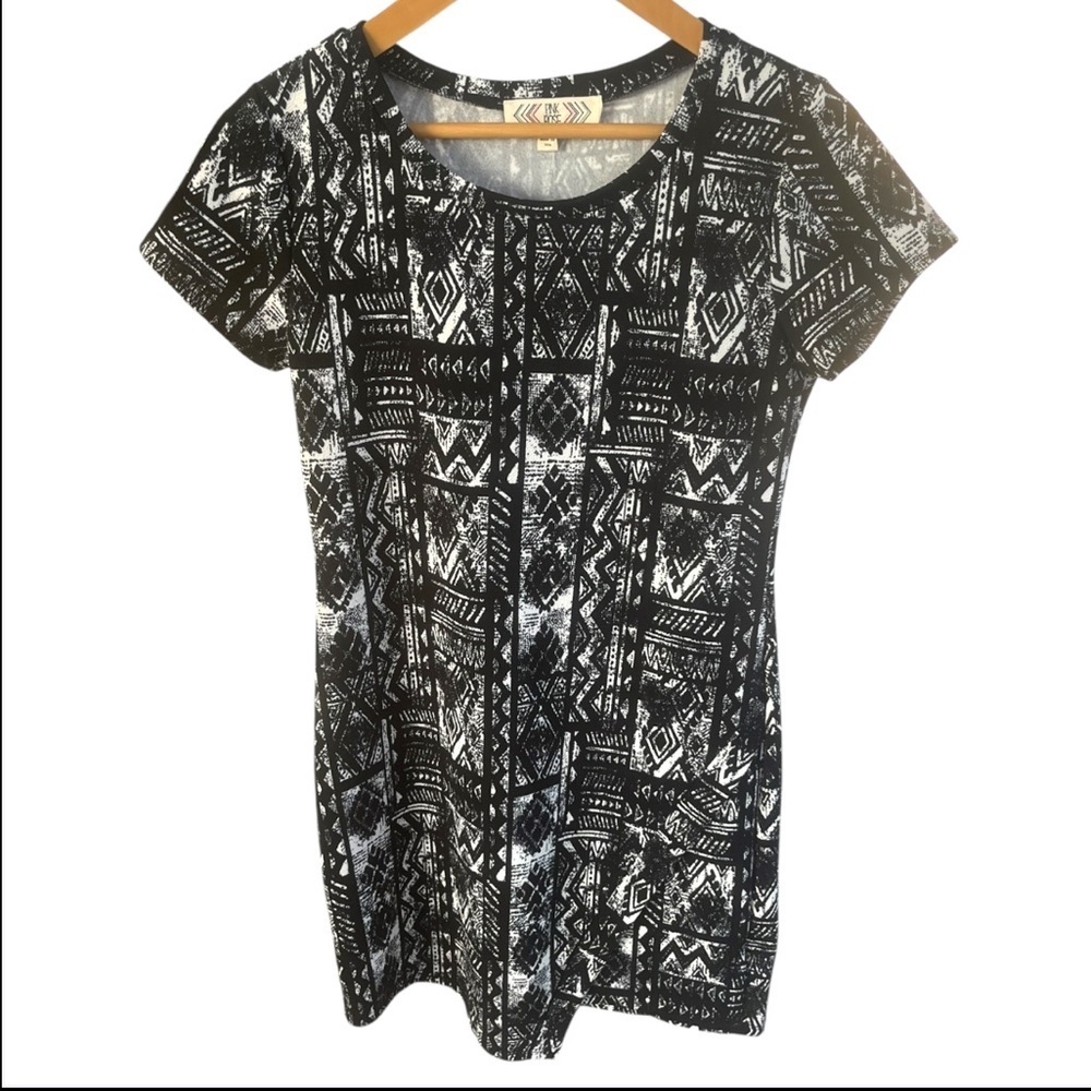Black & White Aztec Print Scoop Neck Mini Dress